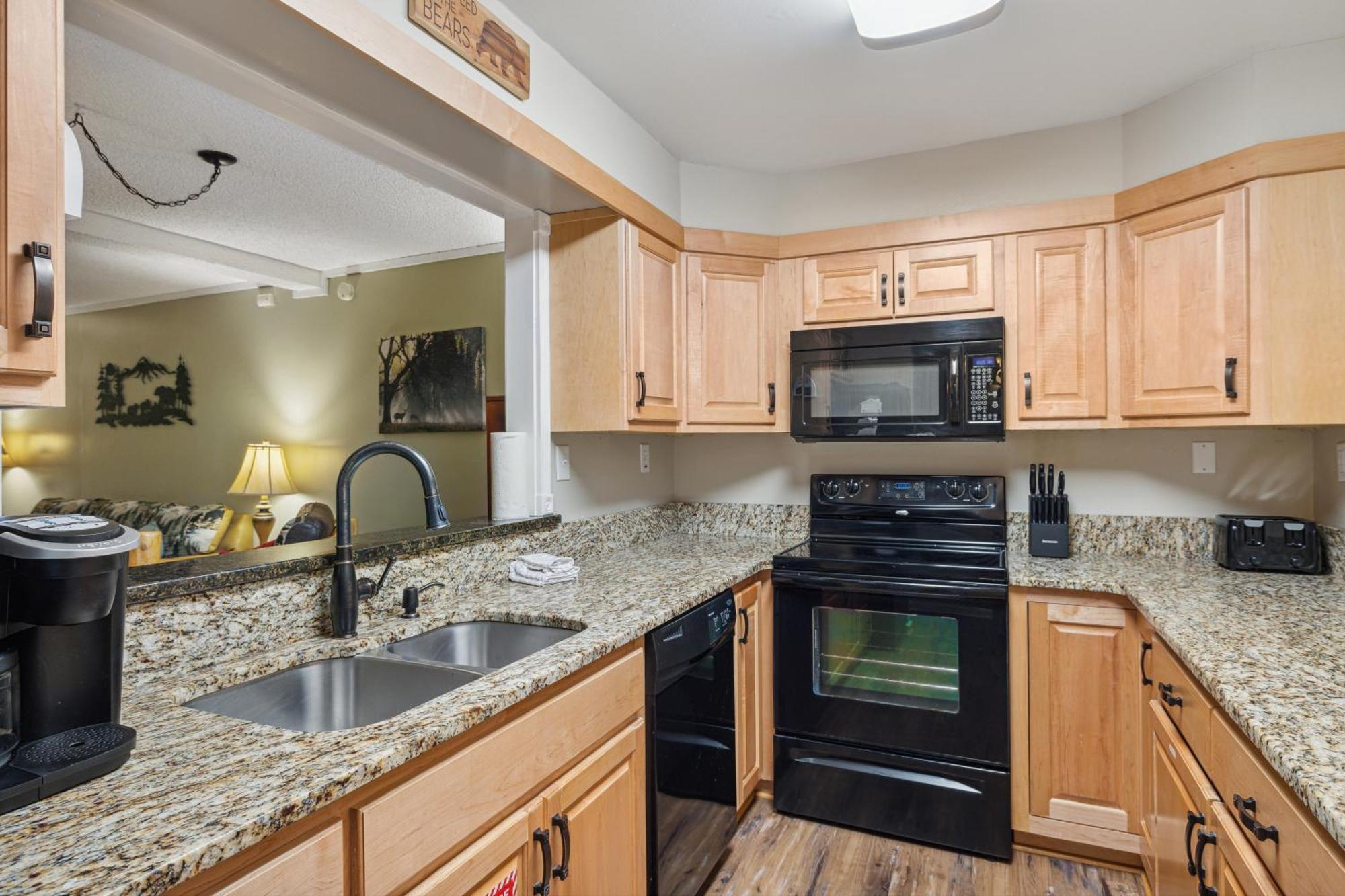 Obear Mountain Is A Newly Updated Condo In Chalet Village Of Gatlinburg! Eksteriør billede