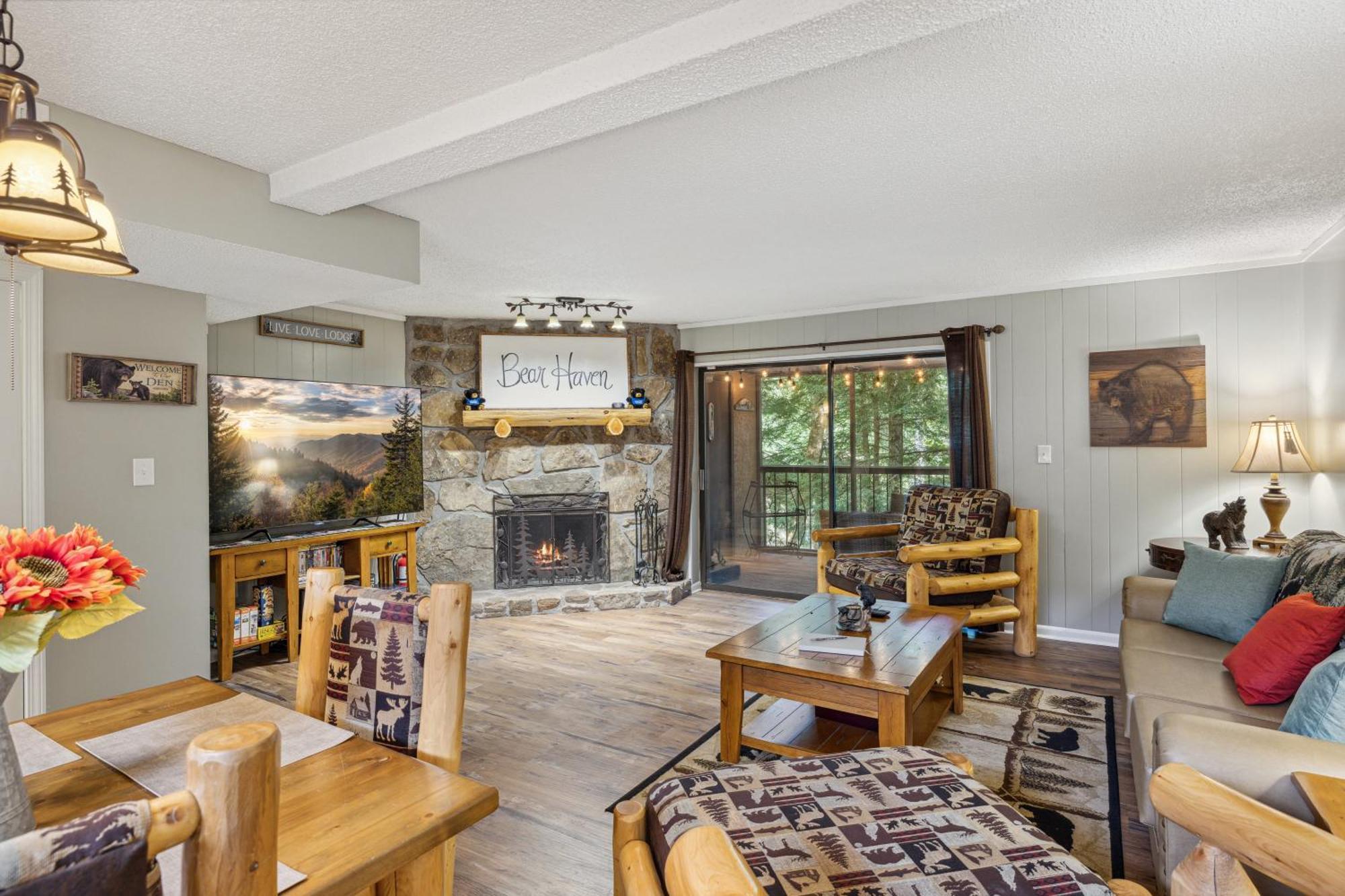 Obear Mountain Is A Newly Updated Condo In Chalet Village Of Gatlinburg! Eksteriør billede