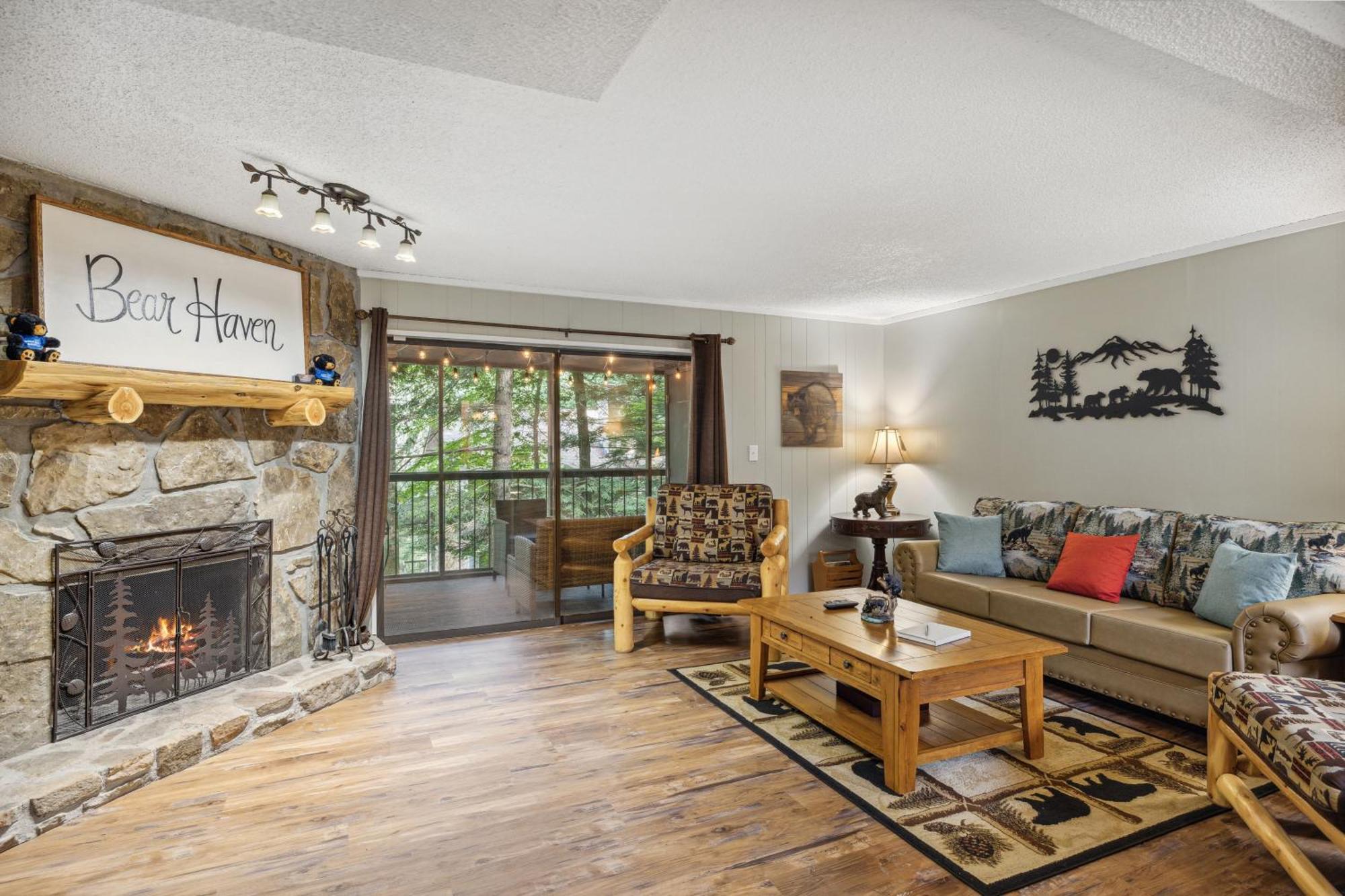 Obear Mountain Is A Newly Updated Condo In Chalet Village Of Gatlinburg! Eksteriør billede